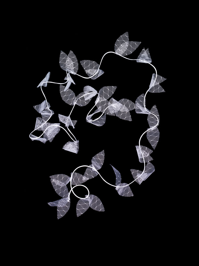 Geoffrey Beene white cord neck-piece with net leaves