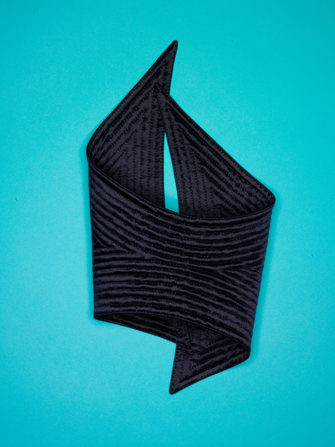 Geoffrey Beene black quilted collar.
